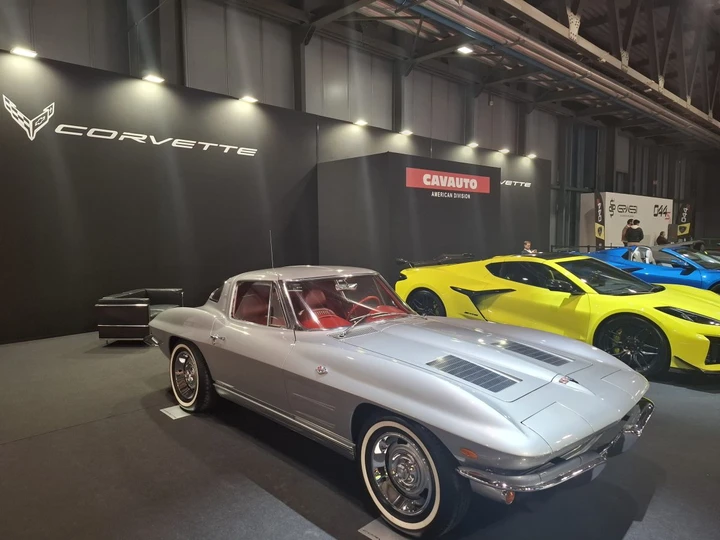 Corvette protagonista a Milano Autoclassica: tutta la gamma in mostra con Cavauto