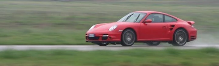 Beccato con l'autovelox a 280 km/h: 10 settimane di prigione...
