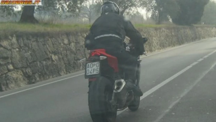 Foto spia Aprilia RSV4 Factory 2009