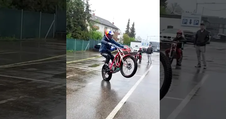 Salto della corda in moto: il video