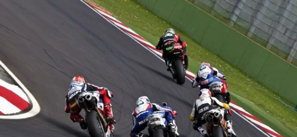 Superbike: Tom Sykes in testa nei Test di Imola. Checa 2°, Melandri 4° precede Biaggi