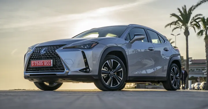 Lexus UX 250h: primo contatto [Video]