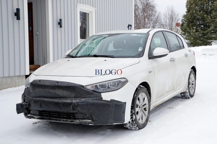 Fiat Tipo: le foto spia del restyling