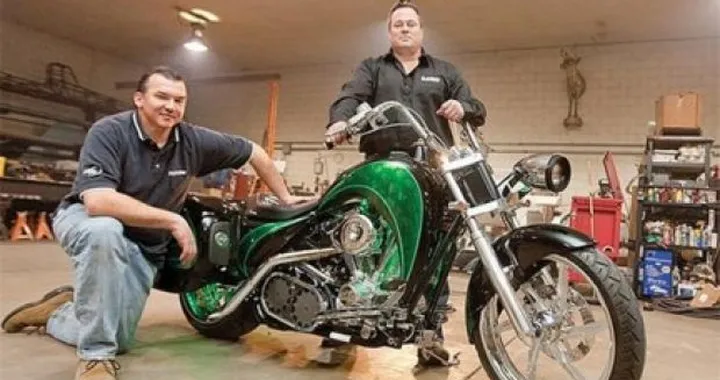 Un chopper ibrido da 200 CV firmato Orange County