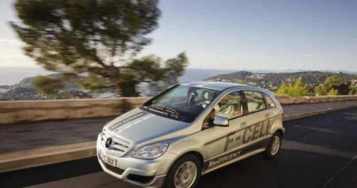 Nuove foto ufficiali della Mercedes Classe B F-Cell