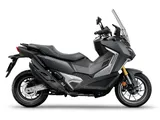 SYM ADX TG 400: lo scooter crossover che unisce città e avventura