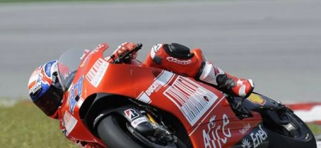 MotoGP a Sepang, Test Day 3: Stoner precede Rossi e Capirossi.  Più indietro Lorenzo, assente Pedrosa