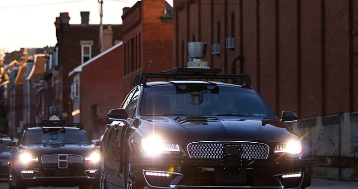 Guida autonoma: Amazon entra nel mercato con Aurora