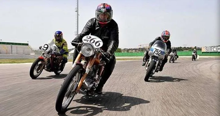 Ducati: parata di "rosse" d'epoca all'Autodromo di Imola