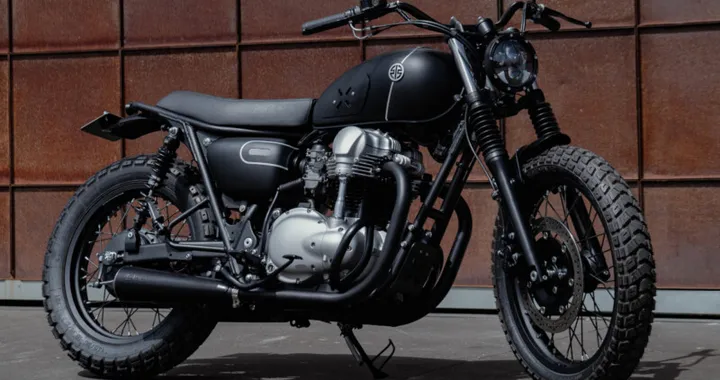 Kawasaki W650 Scrambler: la special total black che cambia volto alla classica