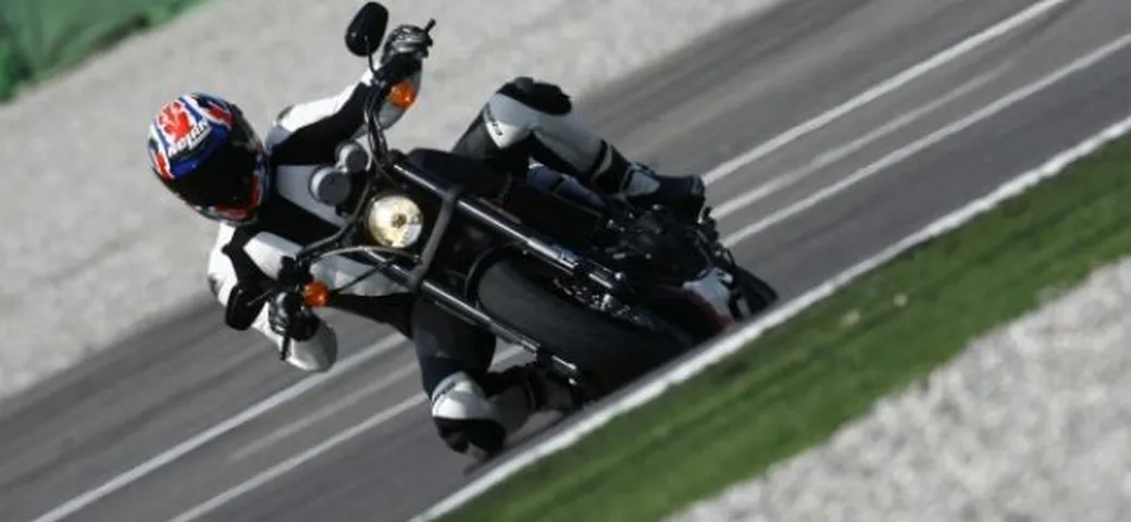 TEST: Harley Davidson XR1200X Trophy Replica