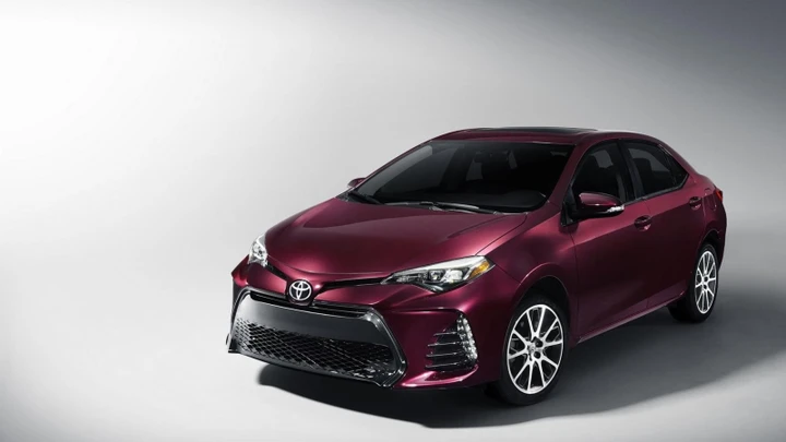 Toyota Corolla 2017: foto e caratteristiche
