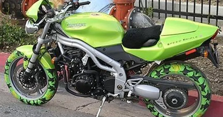 Tomahawk: nuovi pneumatici maculati