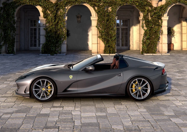 Ferrari 812 GTS: ecco la variante spider della Superfast