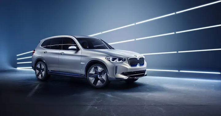 Auto elettriche: SUV BMW Concept iX3, il video