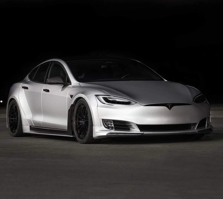 Auto elettriche tuning? Ecco il kit S-APEX per Tesla Model S