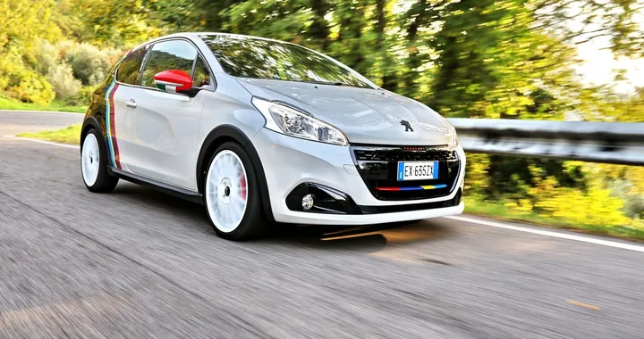 Peugeot 208 GTi NOVE: dai rally alla strada