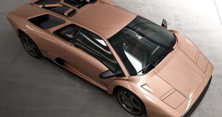 Eccentrica Rose Phoenix: il nuovo restomod Lamborghini