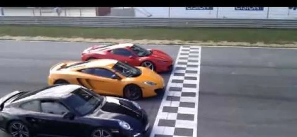 McLaren MP4-12C: sfida su partenza da fermo contro Ferrari 458 Italia e Porsche 911 Turbo