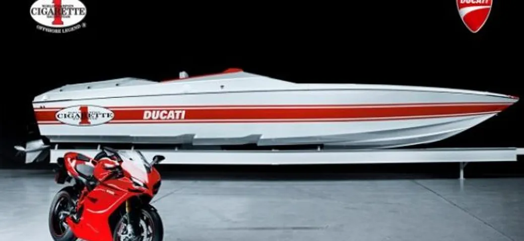Ducati e Cigarette presentano l’esclusivo motoscafo 42X Ducati Edition