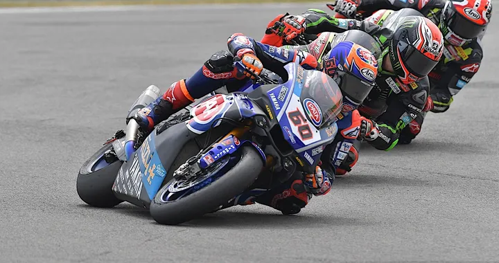 SBK, Yamaha in vetta dopo 7 anni. La “prima” di Van Der Mark su Rea. Male Ducati