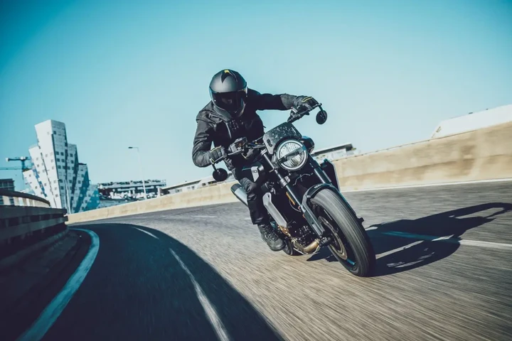 Husqvarna Mobility porta in tour europeo Vitpilen 801 e Svartpilen 801