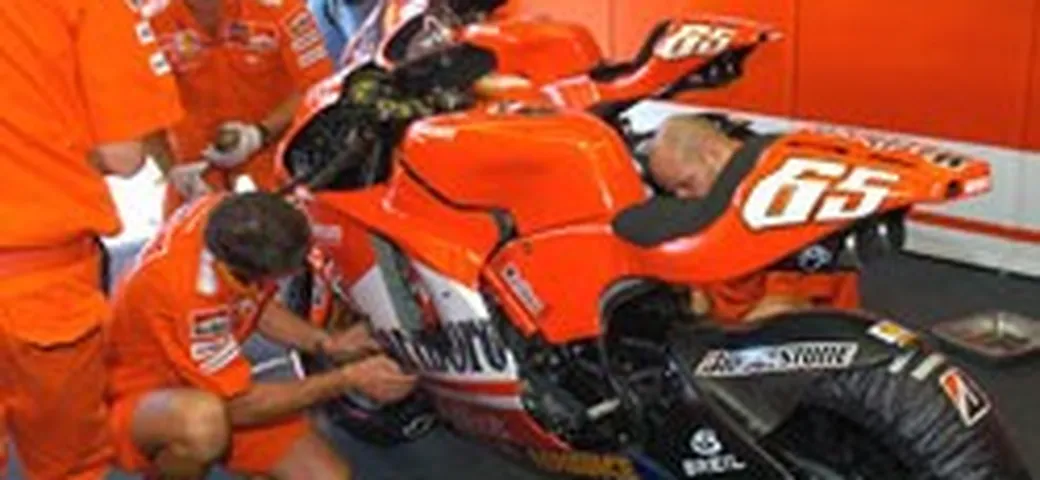Pole di Capirossi in Giappone