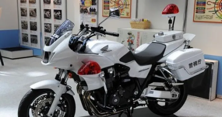 Tokyo Motor Show 2009: Honda VTR e VFR Police