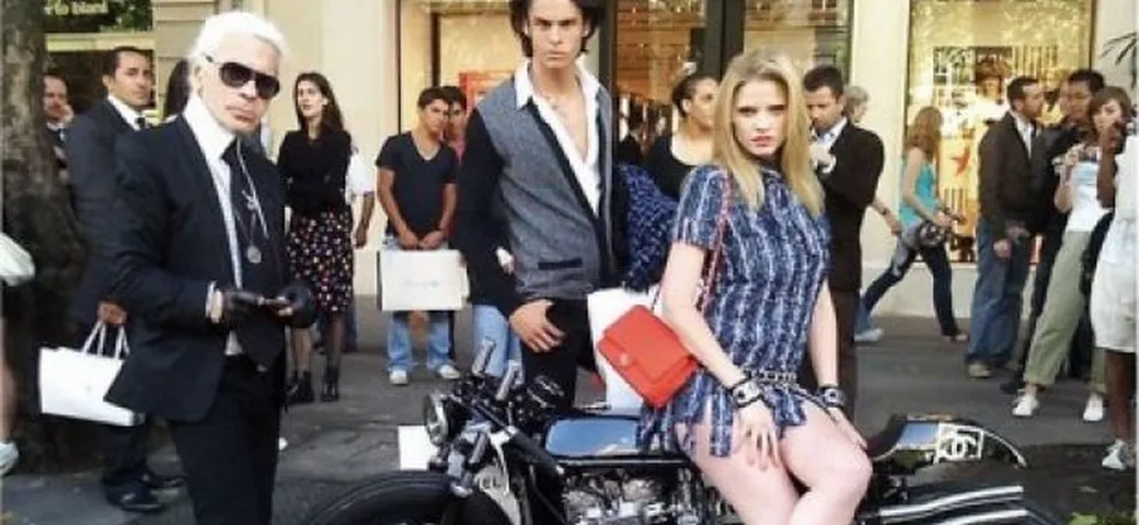 Foto del giorno: Chanel Motorcycle