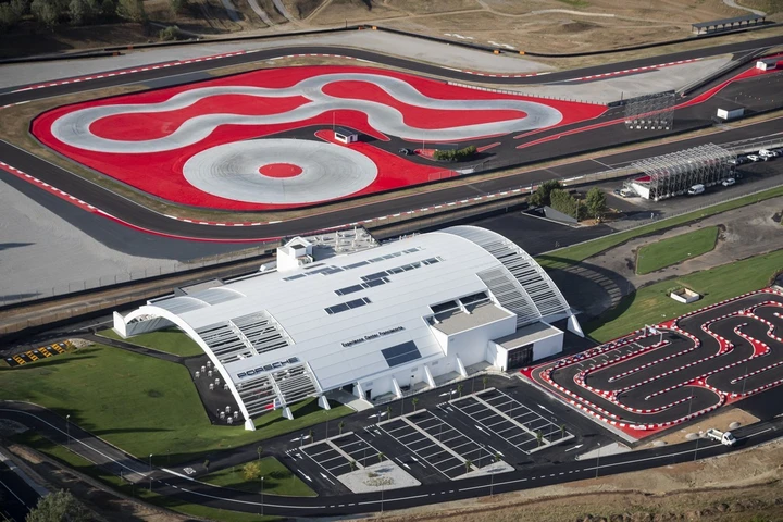 Porsche: apre l’Experience Center Franciacorta, il più grande del mondo
