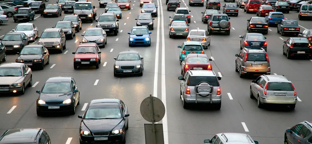 In Italia 610 auto ogni mille abitanti, secondi solo a Malta