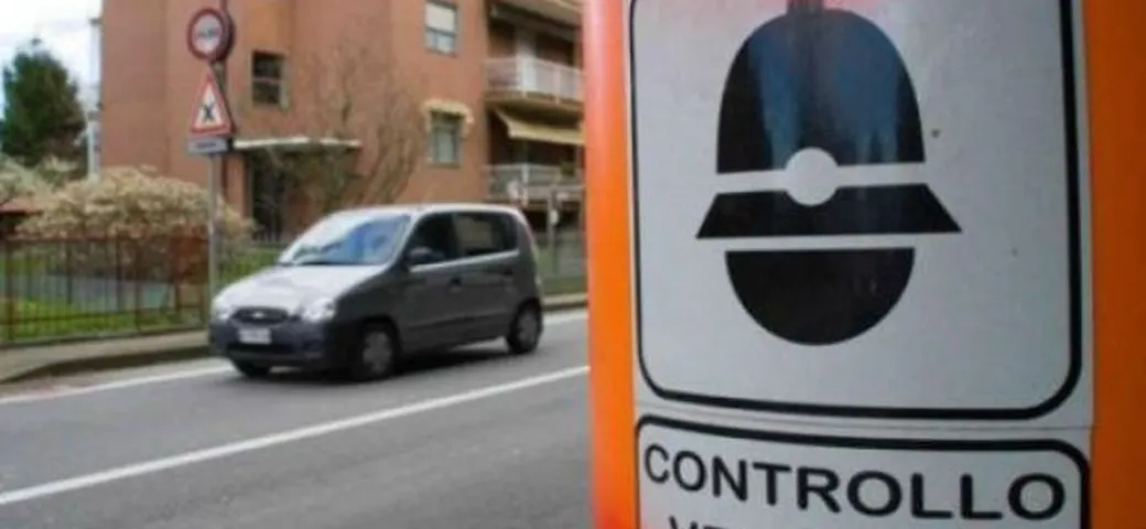 Niente soldi per revisionare gli autovelox: a Napoli nessuna multa