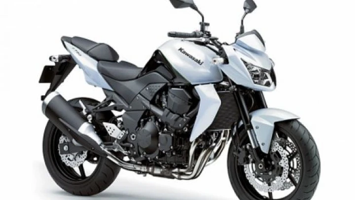 Anteprima: Kawasaki Z750 2010 in abito bianco