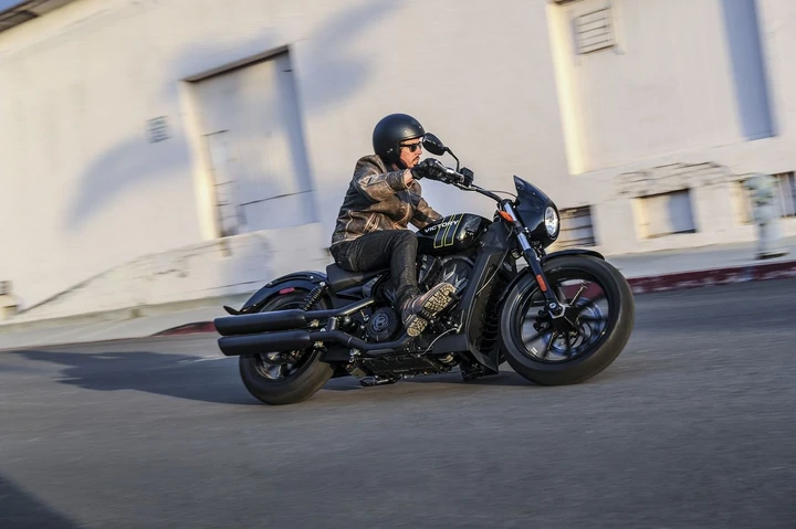 06_victory_octane_2017_black_with_graphics.jpg