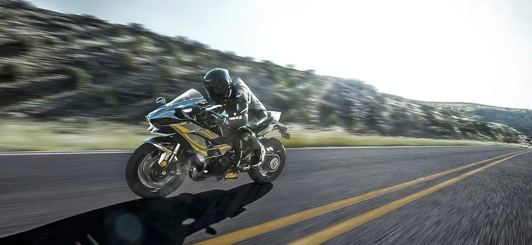Kawasaki Ninja H2 e H2 Carbon, il nuovo video