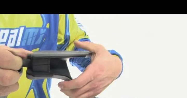 Moveo Safety Neck Brace in azione in un video