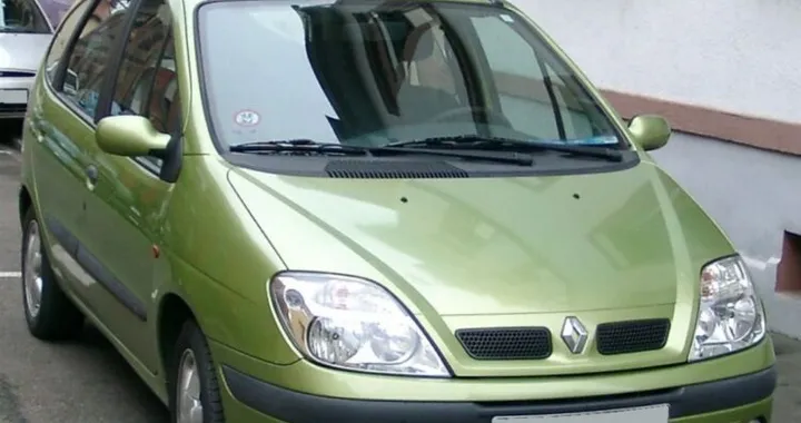 Auto riemerge dall'acqua dopo vent'anni con una macabra sorpresa