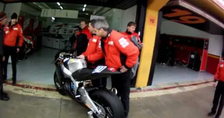 Moto2 motorbikes of Vladimir Leonov #21 and Stefan Bradl #4 (HD)