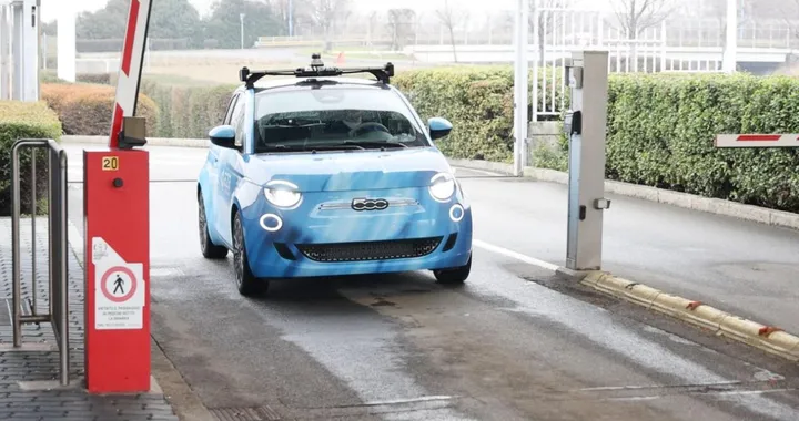 Ecco l'auto autonoma che ti viene a prendere col car sharing sperimentale