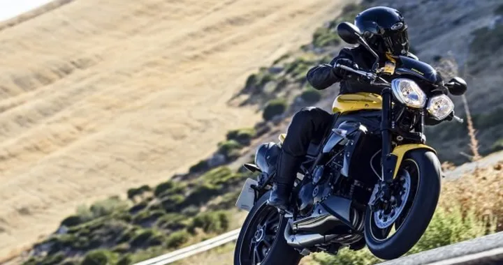 Triumph celebra 21 anni di Speed Triple