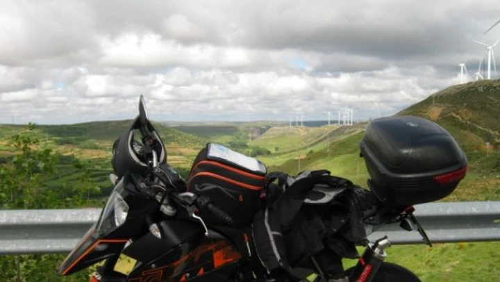Foto del giorno: Supermotard da viaggio