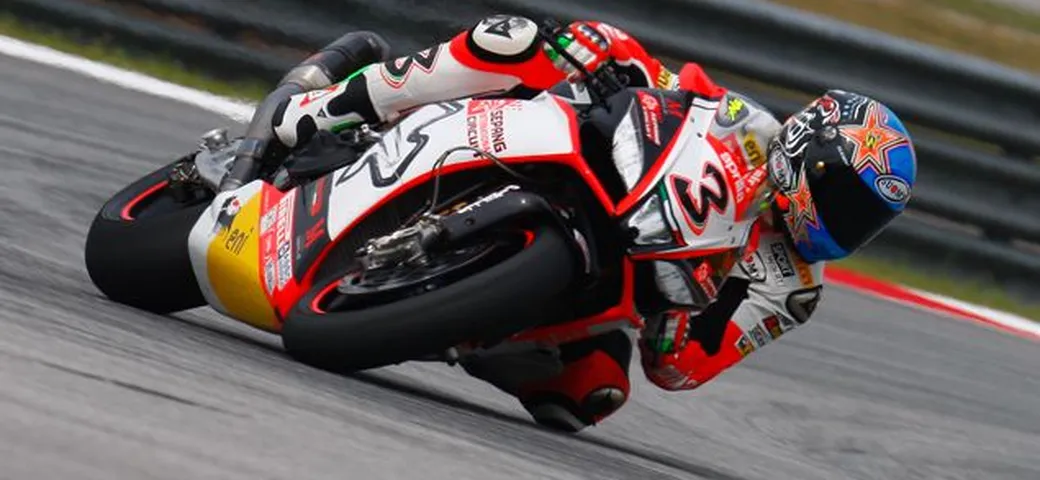 Sbk Sepang, pole a Tom Sykes (Kawasaki). Max Biaggi (Aprilia) “coperto”,  solo quarto