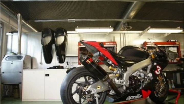 Aprilia RSV4 SBK vista da vicino...