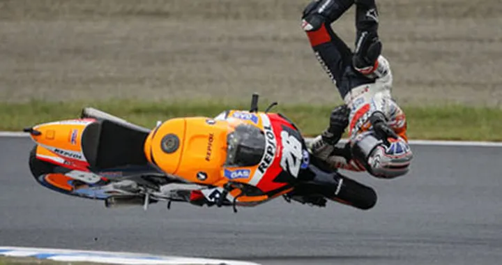 Foto del giorno: l'arte del volo secondo Pedrosa