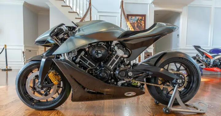 Aston Martin AMB 001: la moto da 180 CV che sembra una hypercar