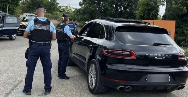 Ma quale nonno, fermato a 84 anni a 235 km/h su Porsche Macan S