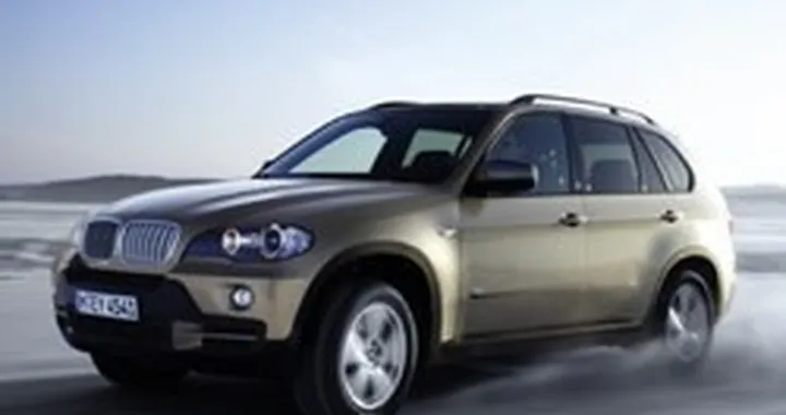 Anche la BMW X5 sarà bi-turbo