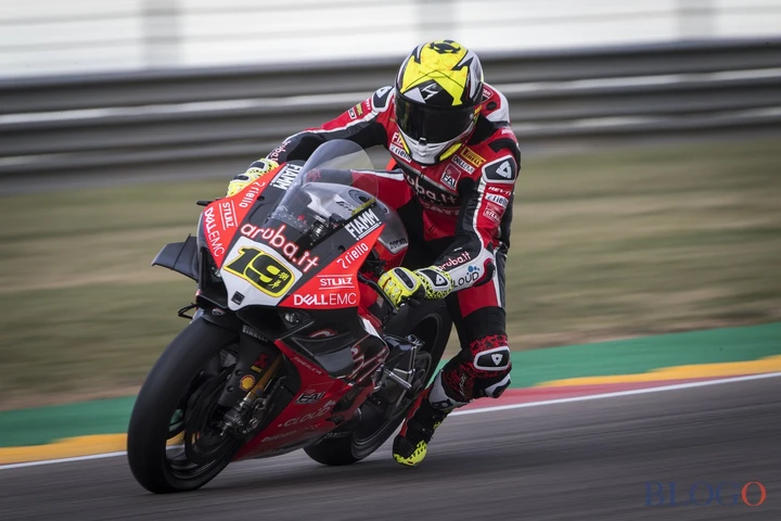 Superbike: arriva la penalizzazione per Ducati. Il V4 perde 250 giri!