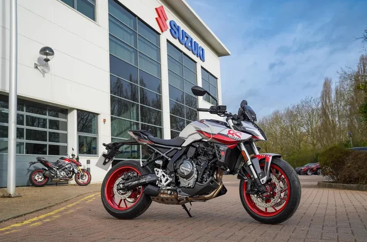 Suzuki GSX-S1000 e GSX-8S: nuovi kit grafici per il 2026