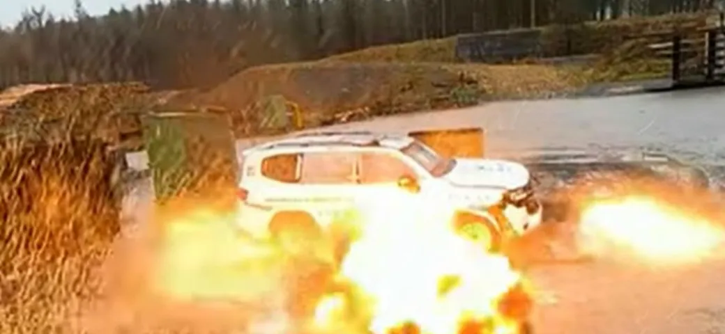 La Toyota Land Cruiser 300 resiste a tutti questi esplosivi [Video]